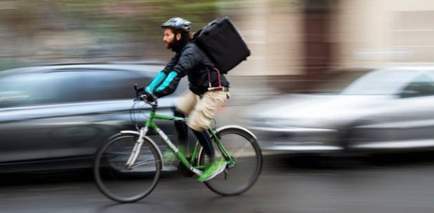 Cgil Gig economy Di Maio incontra i riders, ma dimentica i sindacati