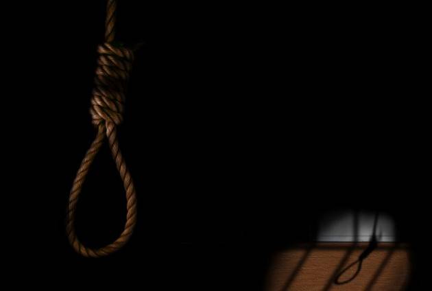 ERGASTOLANO SUICIDA IN CARCERE A LIVORNO  di Carmelo Musumeci