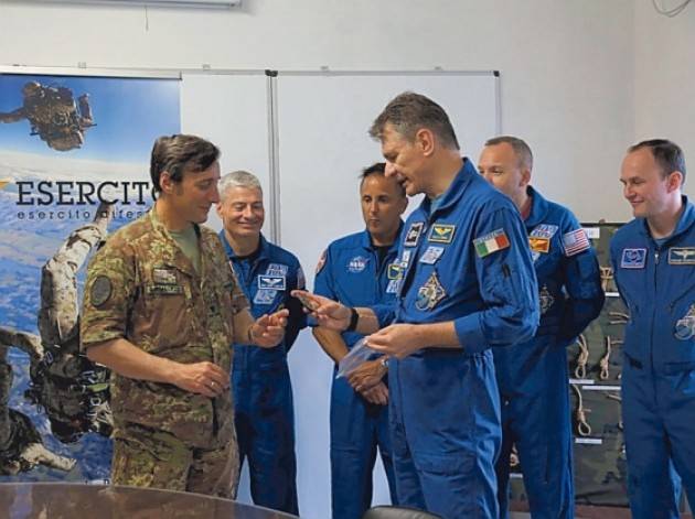 Paolo Nespoli Straordinario omaggio agli incursori del nono reggimento ‘Col Moschin’ di Christian Flammia