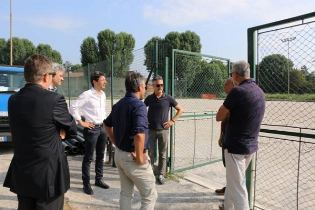 Cremona Campo Cambonino: lavori in corso per il nuovo manto Sopralluogo di Sindaco, Assessori, tecnici e Torrazzo