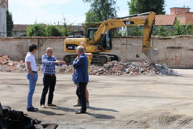 Cremona Il sindaco Gianluca Galimberti visita Ex Mercato Ortofrutticolo, lavori di sicurezza e pulizia