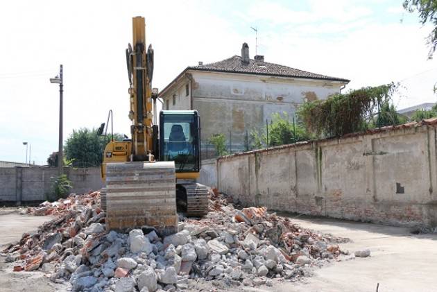 Cremona Il sindaco Gianluca Galimberti visita Ex Mercato Ortofrutticolo, lavori di sicurezza e pulizia