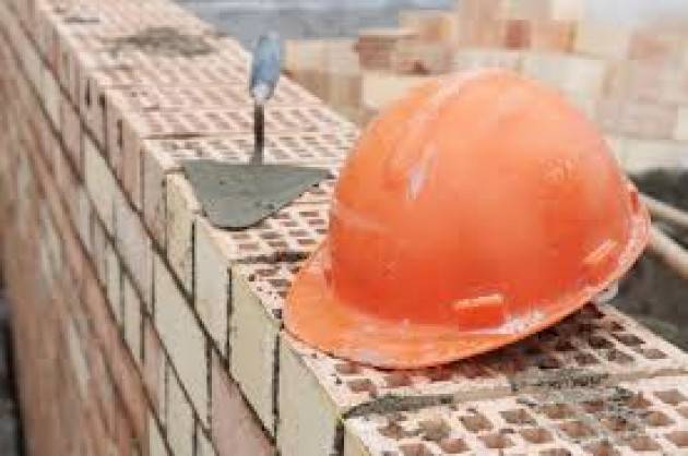 Casa, Uecoop: in Lombardia -44,4% addetti
