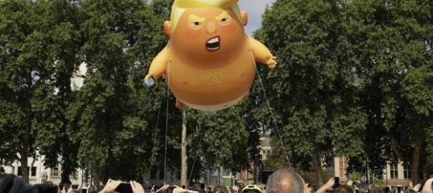 Donald Trump contestato a Londra. Non so voi ma io sto  con i contestatori by Gian Carlo Storti