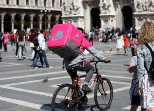 Lavoro Rider: Cgil, inquadrarli tra contratti già esistenti