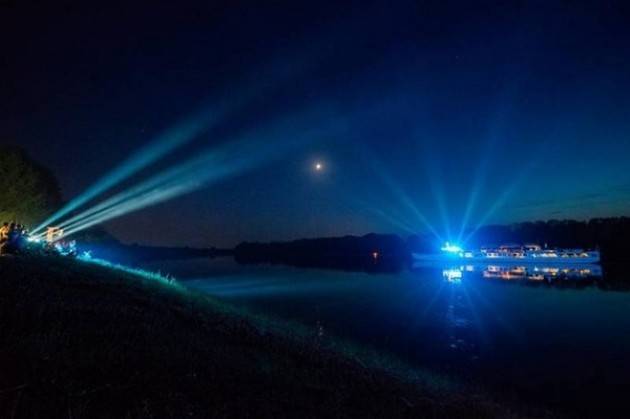 Domenica 26 Agosto - Boretto ore 18:00 La Notte Indaco in crociera sul grande fiume