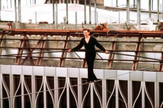 AccaddeOggi #6 agosto 1974 Funambolo Philippe Petit attraversa Torri Gemelle  