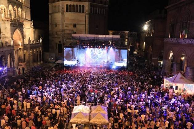 Cremona: AcqueDotte, in 15mila tra piazza del Comune e palazzo Trecchi