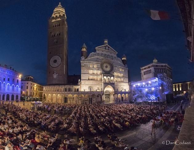 Cremona: AcqueDotte, in 15mila tra piazza del Comune e palazzo Trecchi