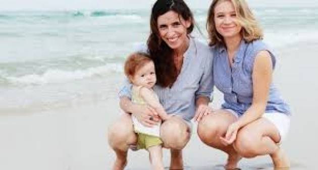 Cremona Le reazioni al NO del Sindaco ai figli di madri lesbo. Il PD ed ArciGay  prendono  le distanze.