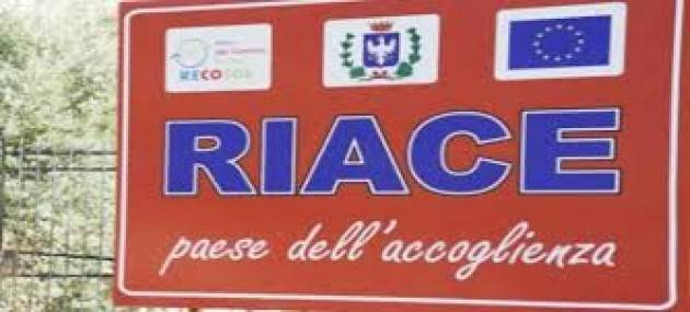 Pianeta Migranti. Vogliono liquidare il modello di accoglienza di Riace.