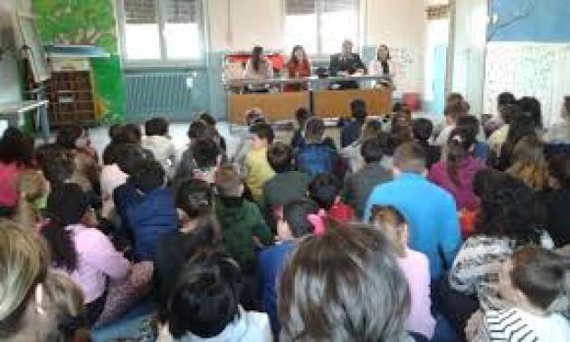  A Trescore Cremasco SGUARDO SU CONTINUITÁ  E CAMBIAMENTO   FRA SCUOLA DELL’INFANZIA E  SCUOLA PRIMARIA