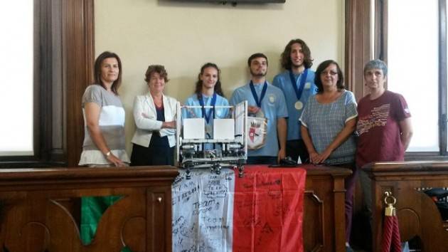 Piacenza: in Municipio il team di Robotica del liceo Respighi