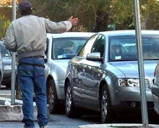 Piacenza: fermato un parcheggiatore abusivo dalla Polizia Municipale