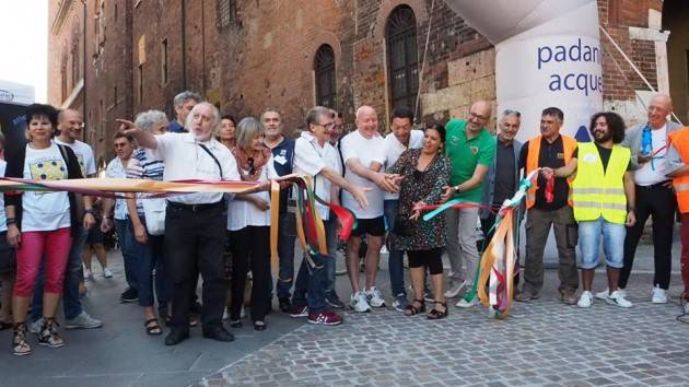 Festa Volontariato Un grande successo La città del bene comune: domenica 23  in migliaia fra gli stand
