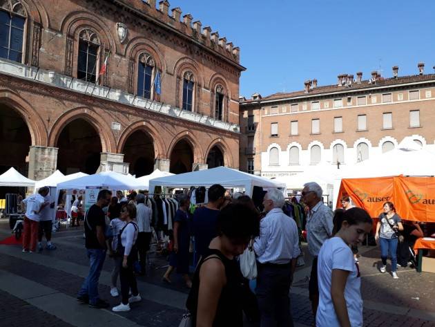 Festa Volontariato Un grande successo La città del bene comune: domenica 23  in migliaia fra gli stand