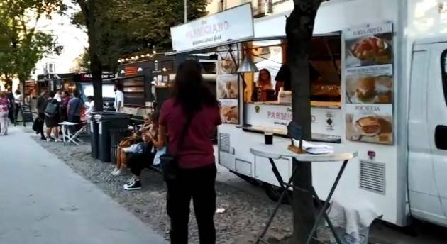 Oggi Domenica 30 settembre chiude Eatinero Cremona 2018  Festival del Cibo di Strada Itinerante (Video)