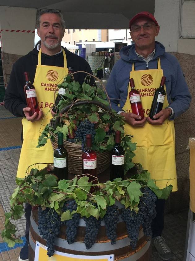 Grande successo per zucche e uva, regine del mercato di Campagna Amica a Crema