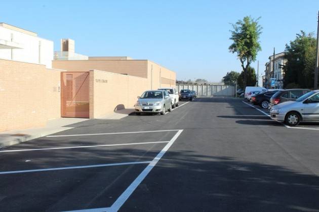 Cremona: Civico Cimitero, asfaltato il parcheggio di via dei Cipressi