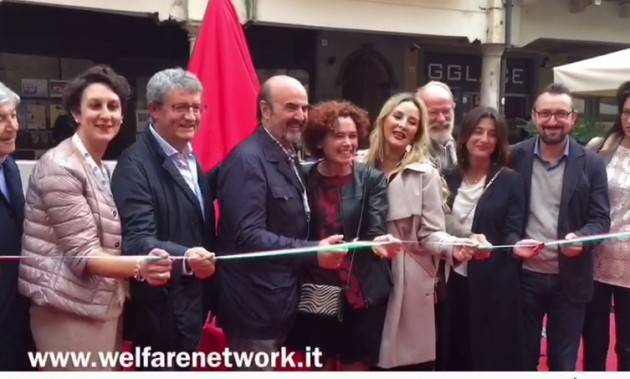 Crema Aperta rassegna Imondidicarta . Scoperta statua del  cardinale seduto opera di Giacomo Manzù (Video)