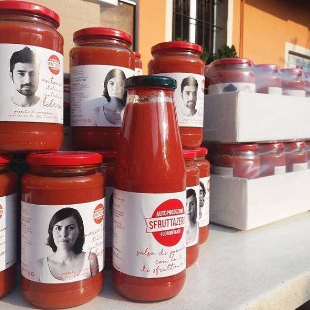 60 kg di solidarietà: all'Arci Ombriano arriva la passata di pomodoro Sfruttazero!