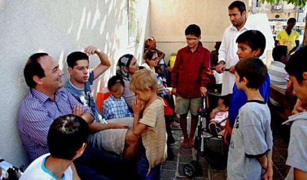 Pianeta Migrante. La politica dell’apartheid sul modello Riace.