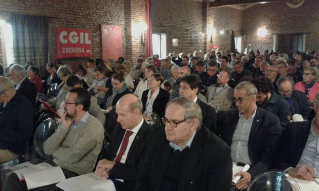 (Video) CGIL IL LAVORO E’ -  I VIDEO DELL' IX Congresso di Cremona che si è APERTO CON LA RELAZIONE DI MARCO PEDRETTI 
