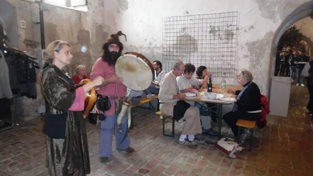 Domenica ( 28 ottobre) dei Fasulin con il tutto esaurito in riva all'Adda e tra le mura di Pizzighettone