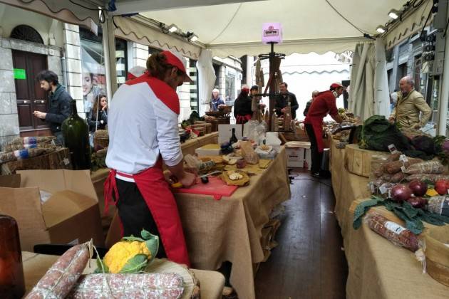 (Video) Stefano Pelliciardi  Festa del Salame 2018 a Cremona .Un successo nonostante il meteo