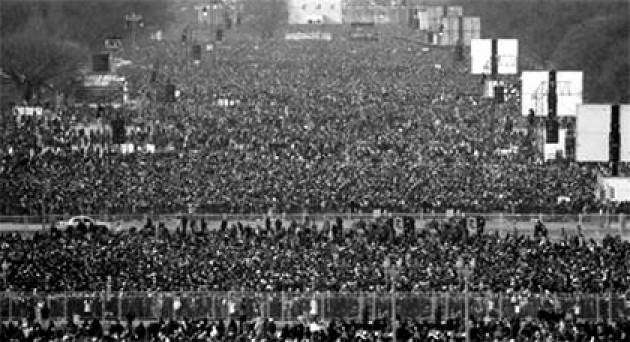 AccaddeOggi   #15novembre 1969-Marcia di protesta su Washington, la quarta contro la Guerra del Vietnam