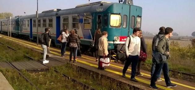 Casalmaggiore: 30 persone giù dal treno nonostante le lamentele degli scorsi giorni