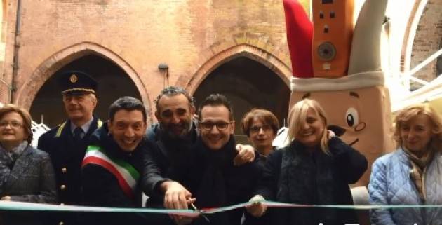 (Video) Continua con successo la  Festa del Torrone Cremona 2018 inaugurata da Gianluca Galimberti 