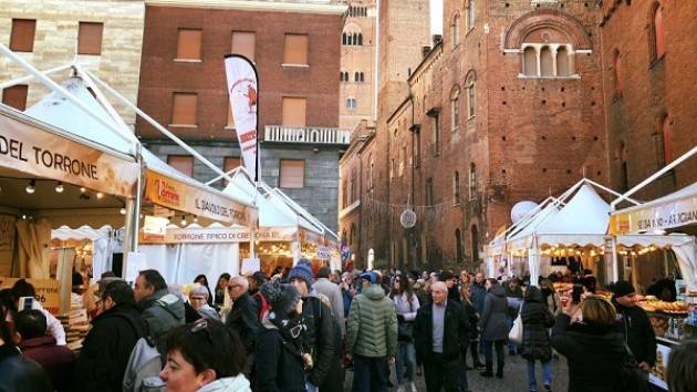 Festa del Torrone di Cremona: tutto pronto per l'ultimo scoppiettante weekend