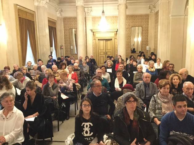 Creremona al Ponchielli Oggi Domenica 25 novembre  è in corso  Aperitivo con L’opera : presentazione di Falstaff