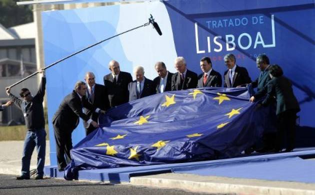 AccaddeOggi   #1dicembre 2009 – Il Trattato di Lisbona entra in vigore, dopo la ratifica di tutti gli stati dell'Unione europea.