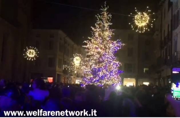 (Video) A Crema il Natale 2018  è partito con tante luci di Emanuele Mandelli