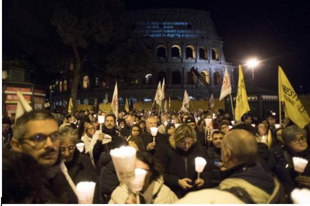 DIRITTI A TESTA ALTA Le fiaccolate in oltre 85 piazze italiane per celebrare la DUDU
