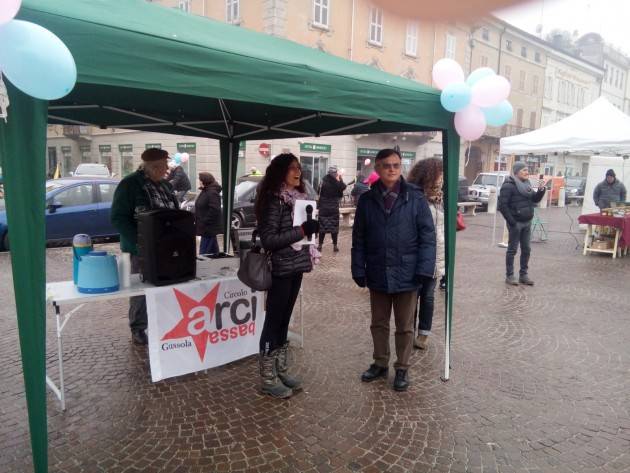 Casalmaggiore  Molti cittadini in piazza in difesa dei servizi del casalasco , ponte. Ospedale, ferrovia