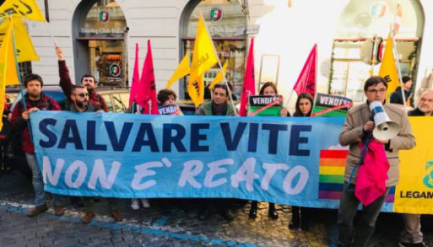 Rif. Comunista  Crema APPOGGIAMO LA DISOBBEDIENZA CIVILE CONTRO UN DECRETO INCOSTITUZIONALE E DISUMANO