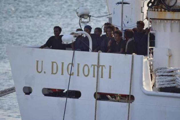 Migranti: Tribunale ministri chiede rinvio giudizio Salvini per Diciotti