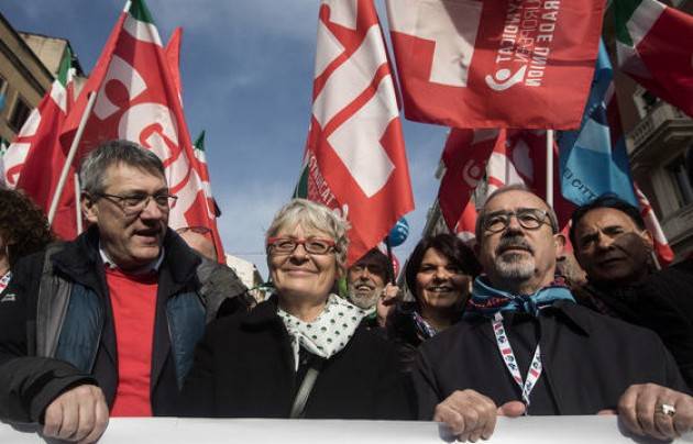 (Video) Con Cgil-Cisl-Uil in 300 a Roma da Cremona alla manifestazione #FuturoAlLavoro