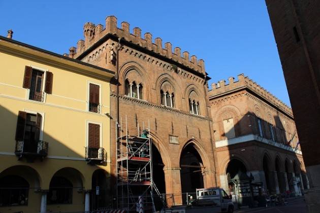Cremona: Intervento di manutenzione alla Loggia dei Militi di piazza del Comune