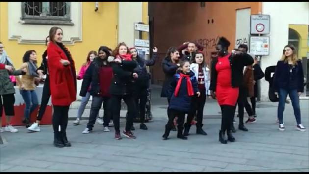 Anche a Cremona il 14 febbraio 2019 ONE BILLION RISING fa sentire la propria voce (Video di Chiara Peli)