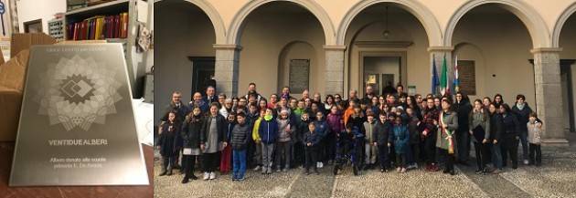 Lecco Ventidue Alberi: consegnate le targhe in Municipio