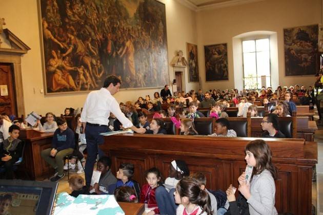 Il sindaco Galimberti incontra gli alunni delle scuole primarie nell'ambito del progetto UrbanWINS