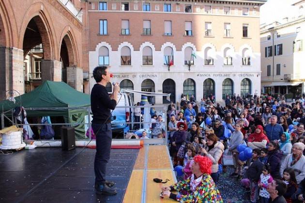 Il Sindaco Galimberti ringrazia tutte le persone che hanno contribuito a rendere il Carnevale in Piazza una festa speciale