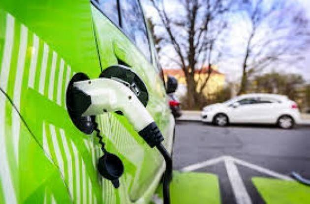 Cremona: in arrivo altre 8 colonnine per la ricarica di veicoli elettrici