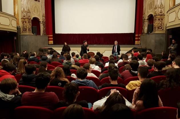 AL CINEMA FILO LGH PRESENTATO A RAGAZZE E RAGAZZI DELLE SCUOLE SUPERIORI ‘SOLSTIZIO D’INVERNO’