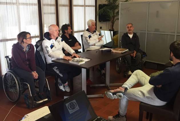 Tennis in carrozzina: la squadra della Baldesio incontra gli studenti dell'Università di Pavia