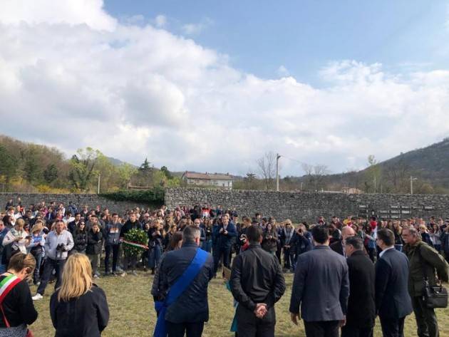 Gianluca Galimberti  con gli studenti  al Viaggio della Memoria2019  Podhum, Croazia e Basovizza